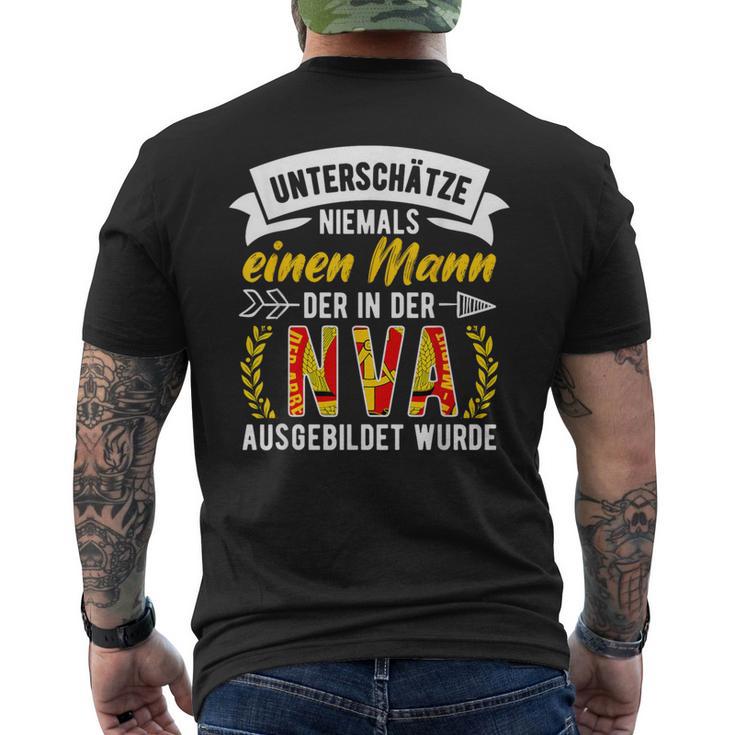 Nva Underschätze Niemals Einen Manneteran East Ddr Ossi T-Shirt mit Rückendruck