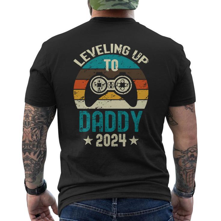 Soon To Be Daddy 2024 Lustige Schwangerschaft Ankündigung Papa T-Shirt mit Rückendruck