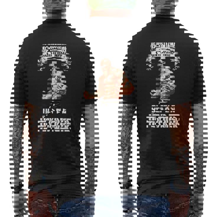 Un Vieil Homme Qui Est Ne En Fevrier T-Shirt T-shirt imprimé au dos