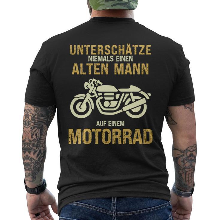 Unterschätze Niemals Alten Mann Motorrad Opa Papa Geschenk T-Shirt mit Rückendruck