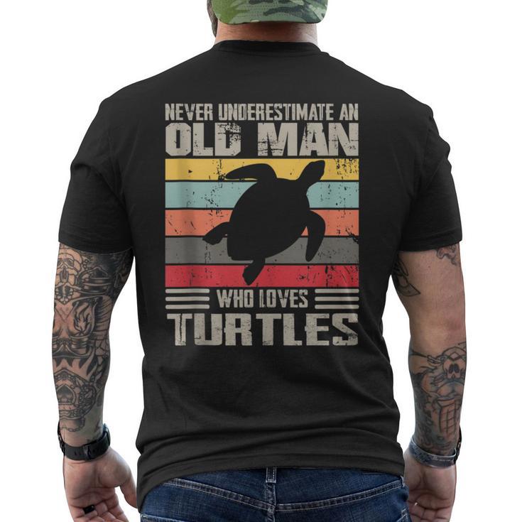 Vintage Never Underestimate An Old Man Who Loves Turtles Men's T-shirt Back Print