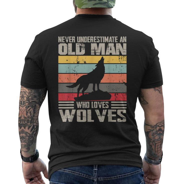 Vintage Never Underestimate An Old Man Who Loves Wolves Cute Men's T-shirt Back Print