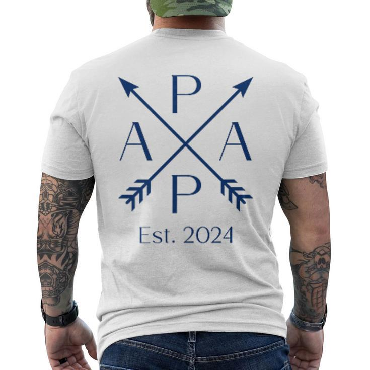 Papa Est 2024 Papa Est 2024 T-Shirt mit Rückendruck