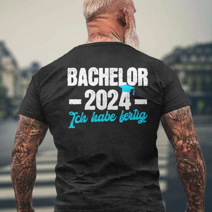 Bachelor 2024 Ich Habe Fertig Bachelor Passed T-Shirt mit Rückendruck Geschenke für alte Männer