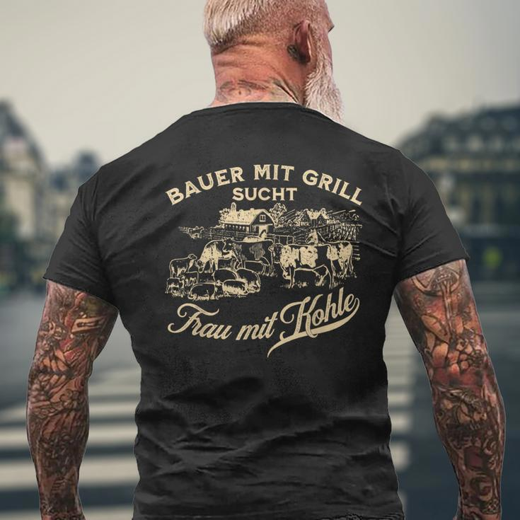 'Bauer Mit Grill Sucht Frau Mit Kohle' German Language T-Shirt mit Rückendruck Geschenke für alte Männer