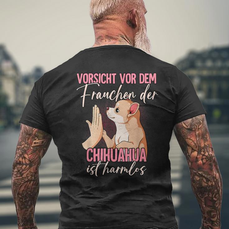 Beware Of The Frauchen Chihuahua T-Shirt mit Rückendruck Geschenke für alte Männer