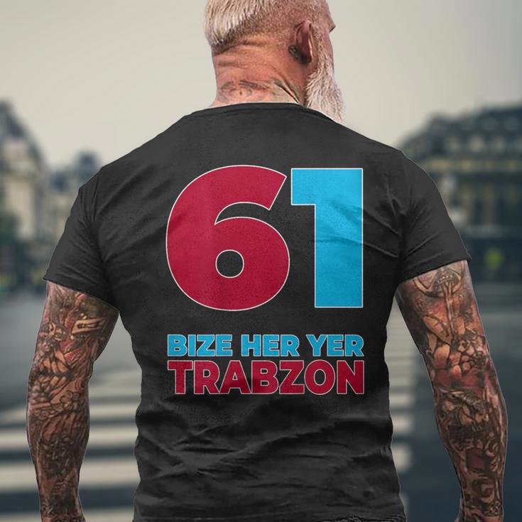 Bize Her Yer Trabzon 61 S T-Shirt mit Rückendruck Geschenke für alte Männer