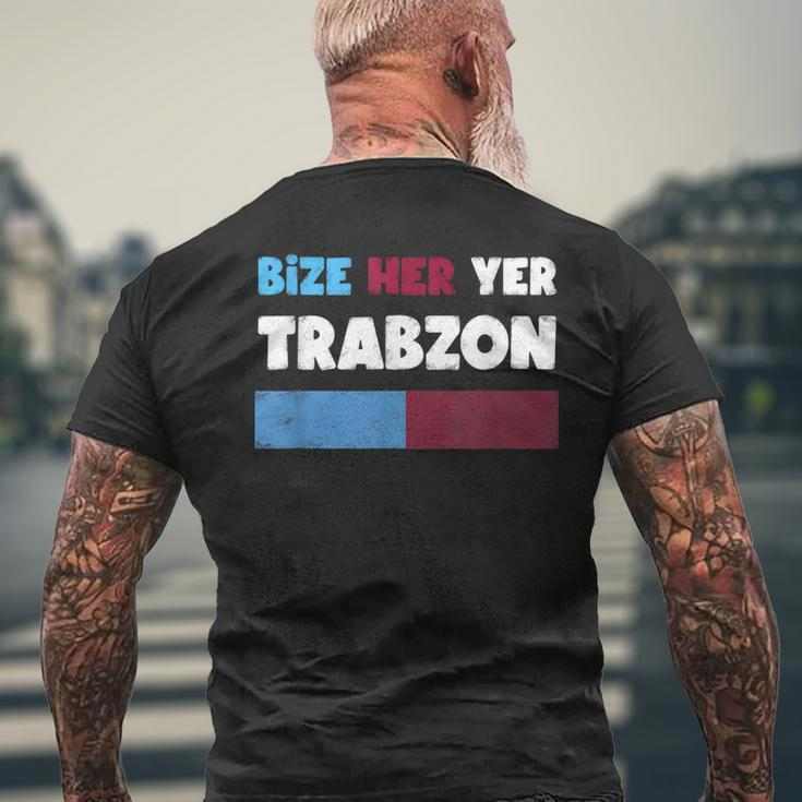 Bize Her Yer Trabzon Hediye T-Shirt mit Rückendruck Geschenke für alte Männer