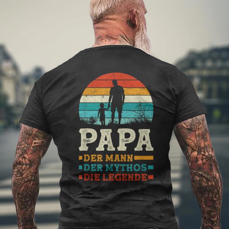 Der Mann Der Mythos Die Legende Father's Day Sayings Papa T-Shirt mit Rückendruck Geschenke für alte Männer