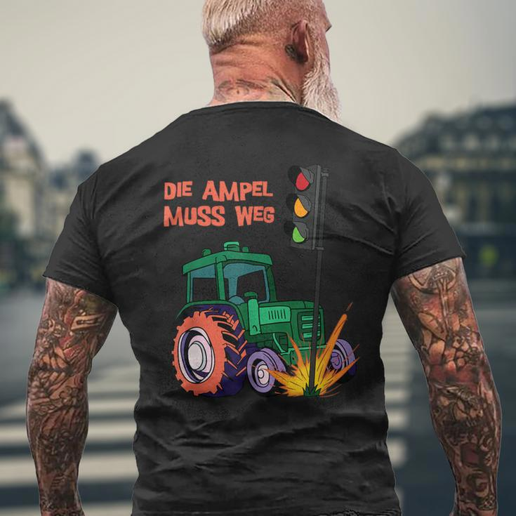 Die Ampel Muss Weg Tractor Rammt Ampel T-Shirt mit Rückendruck Geschenke für alte Männer