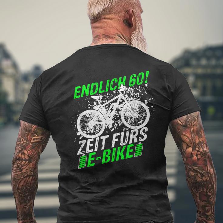 Endlich 60 Zeit Zum E-Bike T-Shirt mit Rückendruck Geschenke für alte Männer