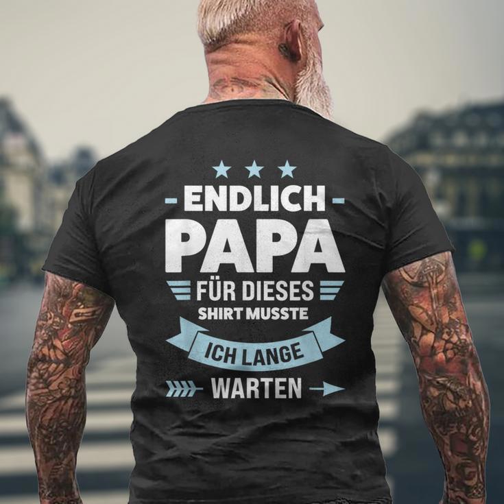 Endlich Papa Familie S T-Shirt mit Rückendruck Geschenke für alte Männer