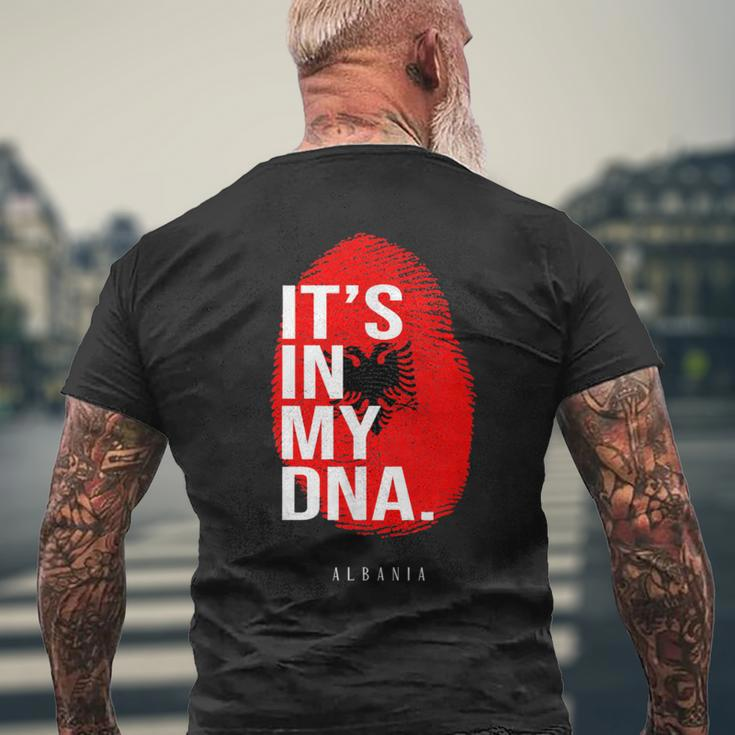 Es Ist In Meiner Dna Albanian Albania Origin Genetics T-Shirt mit Rückendruck Geschenke für alte Männer