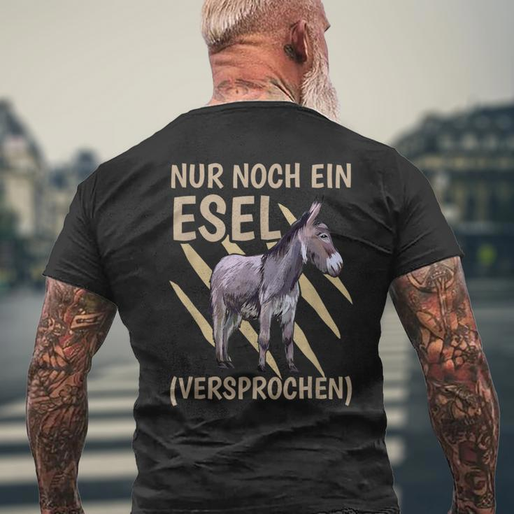 Farm Nur Noch Ein Esel Ein T-Shirt mit Rückendruck Geschenke für alte Männer