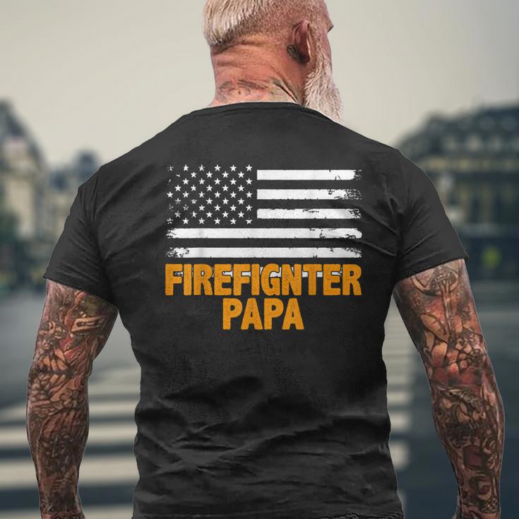 Feuerwehrmann Papa Amerikanische Flaggeatertag T-Shirt mit Rückendruck Geschenke für alte Männer