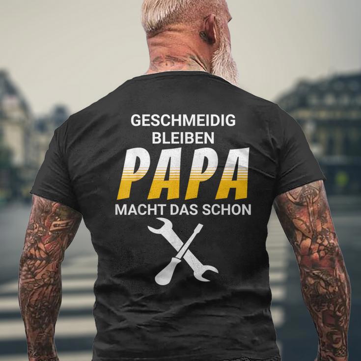 Geschmeidig Bleiben Papa Macht Das Schon T-Shirt mit Rückendruck Geschenke für alte Männer