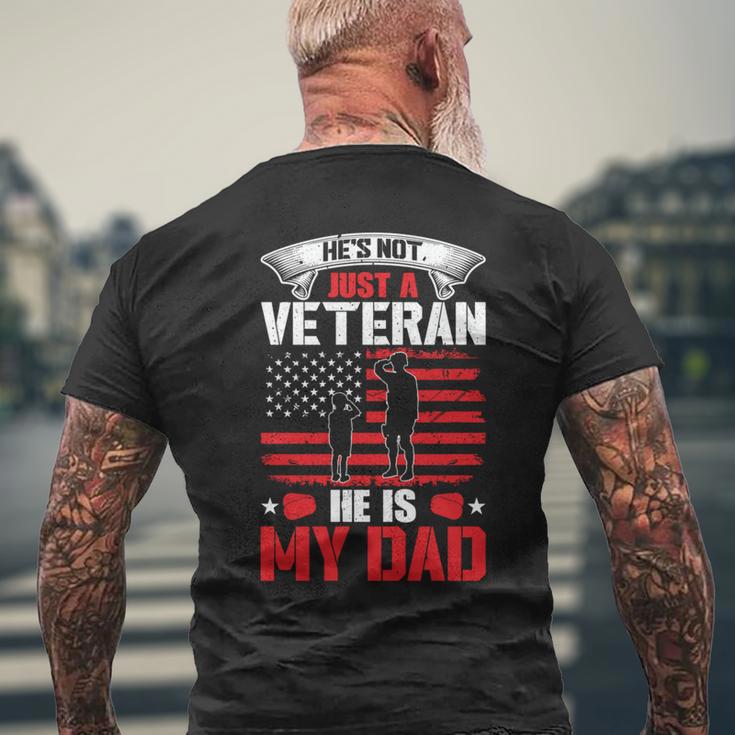 Herren Unterschätzen Niemals Old Manietnam-Veteran Papa Opa T-Shirt mit Rückendruck Geschenke für alte Männer