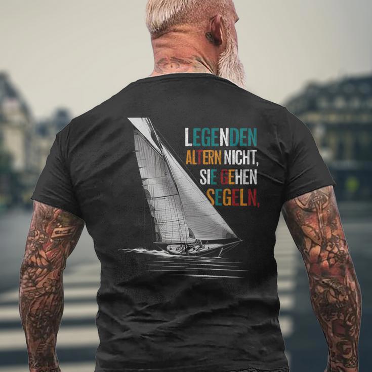 Legenden Altern Nicht Sie Gehen Segeln Großvateratertag T-Shirt mit Rückendruck Geschenke für alte Männer