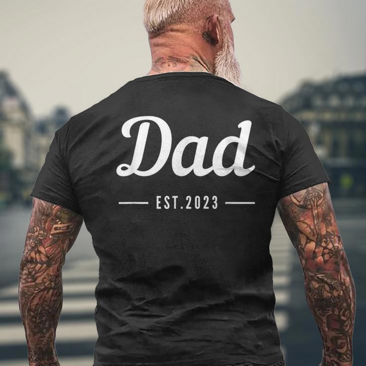 Papa Est 2023 Neues Papa Erstes Malatertag Lustiges Papa T-Shirt mit Rückendruck Geschenke für alte Männer