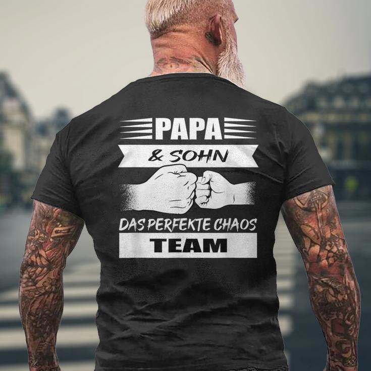 Papa Und Sohn Das Perfekte Chaos Teamatertag T-Shirt mit Rückendruck Geschenke für alte Männer