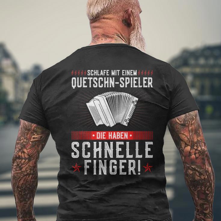 Schlafe Mit Einem Quessschn Player Styrian Harmonica T-Shirt mit Rückendruck Geschenke für alte Männer