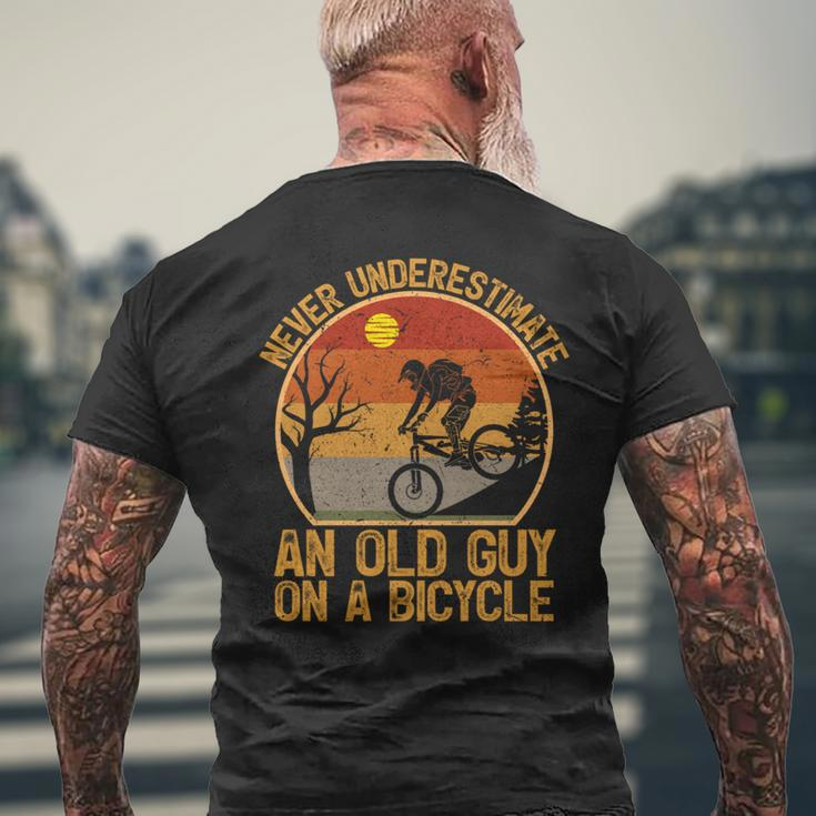 Vintage Retro Never Underestimate An Old Guy On A Bicycle Men's T-shirt Back Print Gifts for Old Men