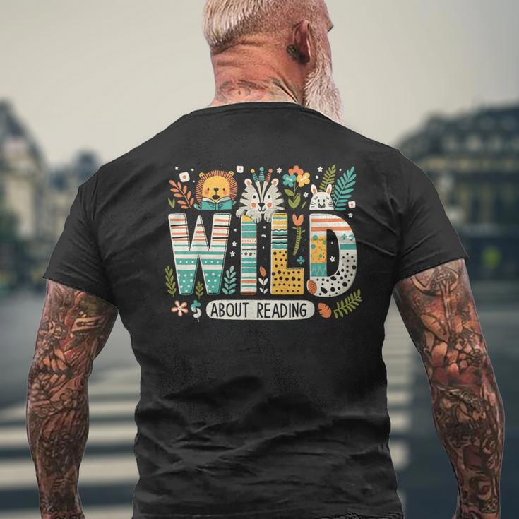 Wild About Reading Bookworm Book Reader Zoo Animals Men's T-shirt Back Print Gifts for Old Men
