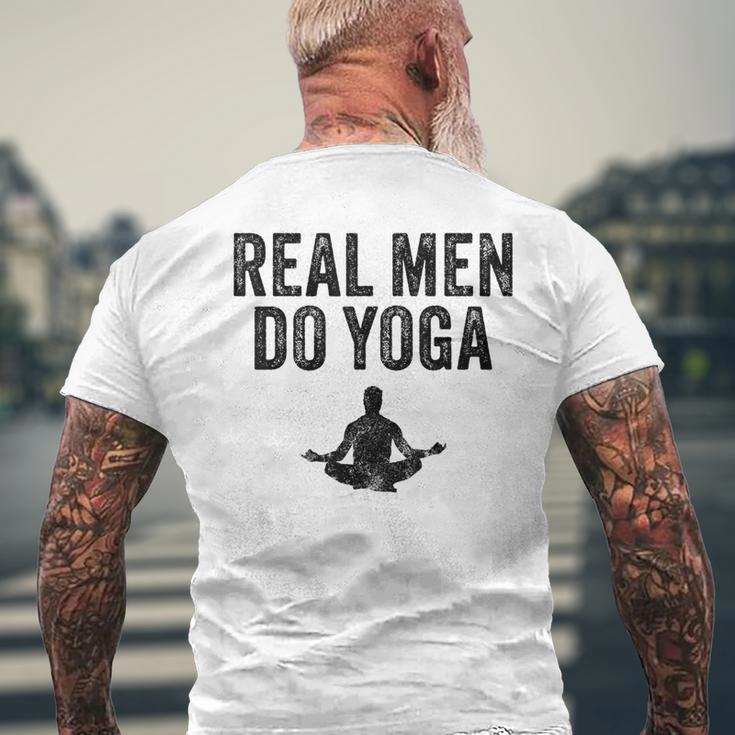 Echte Männer Machen Yoga intage Gray S T-Shirt mit Rückendruck Geschenke für alte Männer