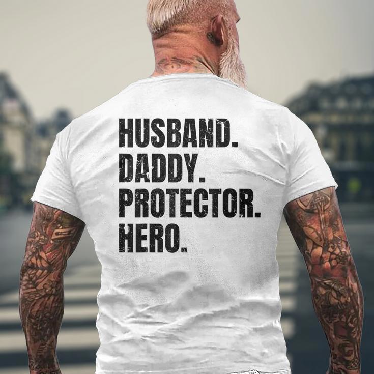 Herren Ehemann Papa Protector Hero Besterateratertag T-Shirt mit Rückendruck Geschenke für alte Männer