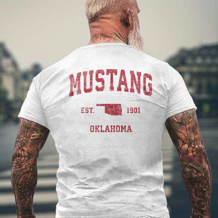 Mustang Oklahoma Ok Vintage Sports Red PrintS T-Shirt mit Rückendruck Geschenke für alte Männer