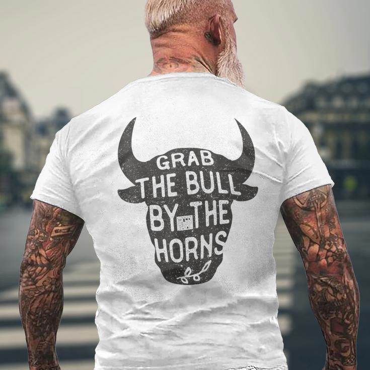 Vintage Inspiration Grab Bull Horns Rodeo Cow Riding Men's T-shirt Back Print Gifts for Old Men