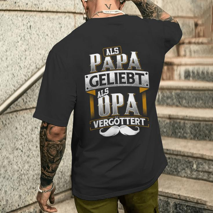 Als Papa Liebt Als Opa Vergöttert German Language T-Shirt mit Rückendruck Geschenke für Ihn