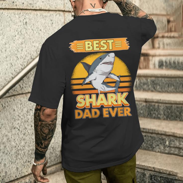 Best Shark Dad Ever Hai Papaatertag Haie T-Shirt mit Rückendruck Geschenke für Ihn