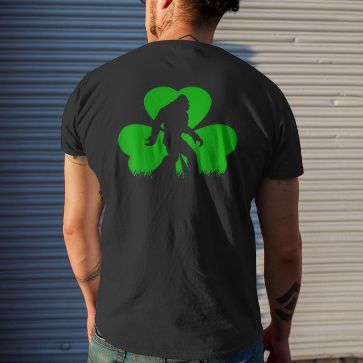 Bigfoot Clover Leaf St Patricks Day Irish Mens Back Print T-shirt Gifts for Him