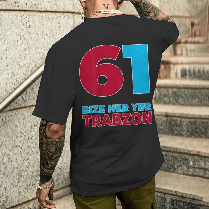 Bize Her Yer Trabzon 61 S T-Shirt mit Rückendruck Geschenke für Ihn