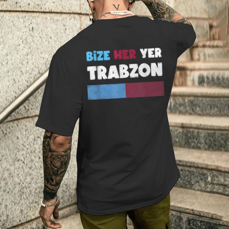 Bize Her Yer Trabzon Hediye T-Shirt mit Rückendruck Geschenke für Ihn