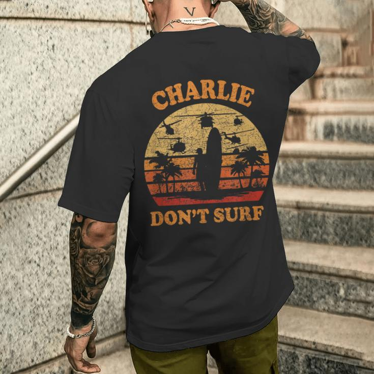 Charlie Surft Nicht Im Military Vietnam War T-Shirt mit Rückendruck Geschenke für Ihn