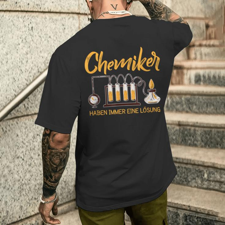 Chemics Always Solution Chemie Scientist Uni Laboratory T-Shirt mit Rückendruck Geschenke für Ihn