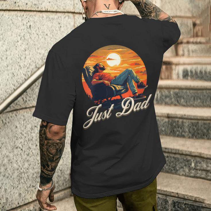 Damen Papa Chillen Und Entspannen Sie Sich Im Sonnenuntergang Mit-Ausschnitt T-Shirt mit Rückendruck Geschenke für Ihn