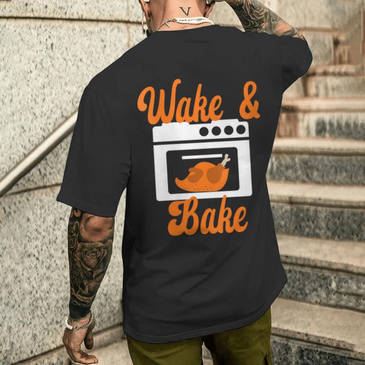 Damen Wake & Bake Thanksgiving Truthahn Lustiger Papa Witz Friendsgiving Mit-Ausschnitt T-Shirt mit Rückendruck Geschenke für Ihn