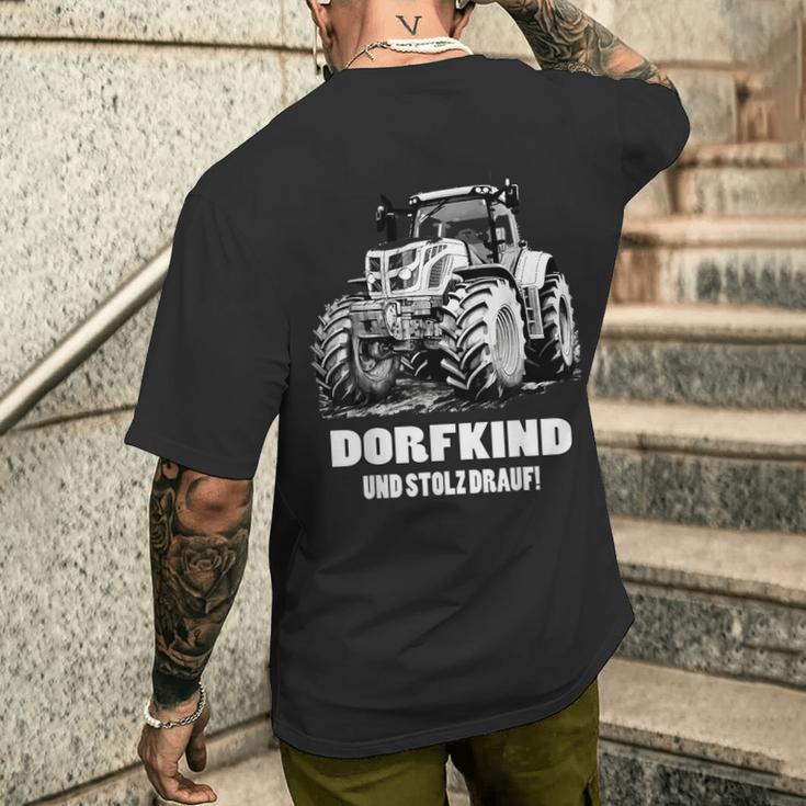 Dorfkind Traktor Landwirt & Bauern Trecker Geschenk T-Shirt mit Rückendruck Geschenke für Ihn