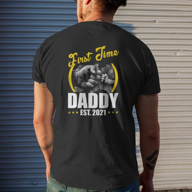 First Time Daddy New Dad Est 2022 Father's Day Mens Back Print T-shirt Gifts for Him