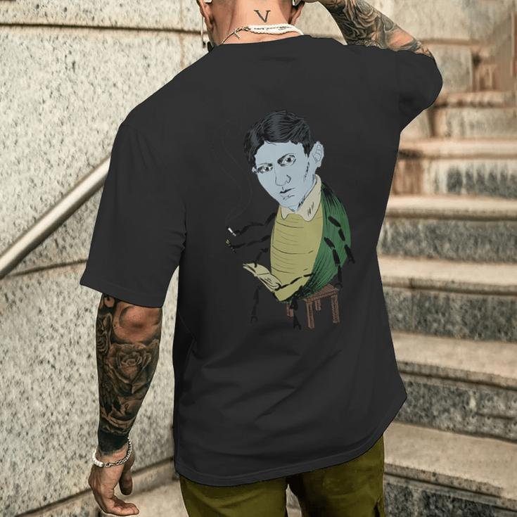 Franz Kafka Vermin Transformation Literature T-Shirt mit Rückendruck Geschenke für Ihn