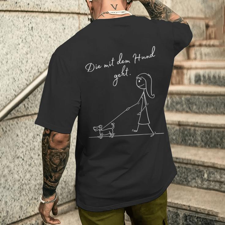 Dog Owner Die Mit Dem Hund Geht T-Shirt mit Rückendruck Geschenke für Ihn