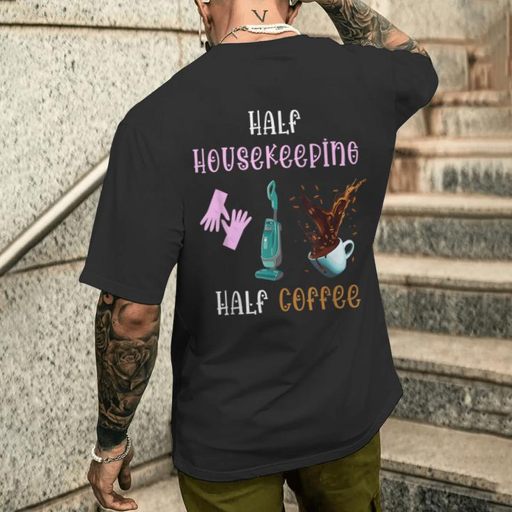 Halber Hausmeister Halber Kaffee Hausreinigungstrupp Black T-Shirt mit Rückendruck Geschenke für Ihn