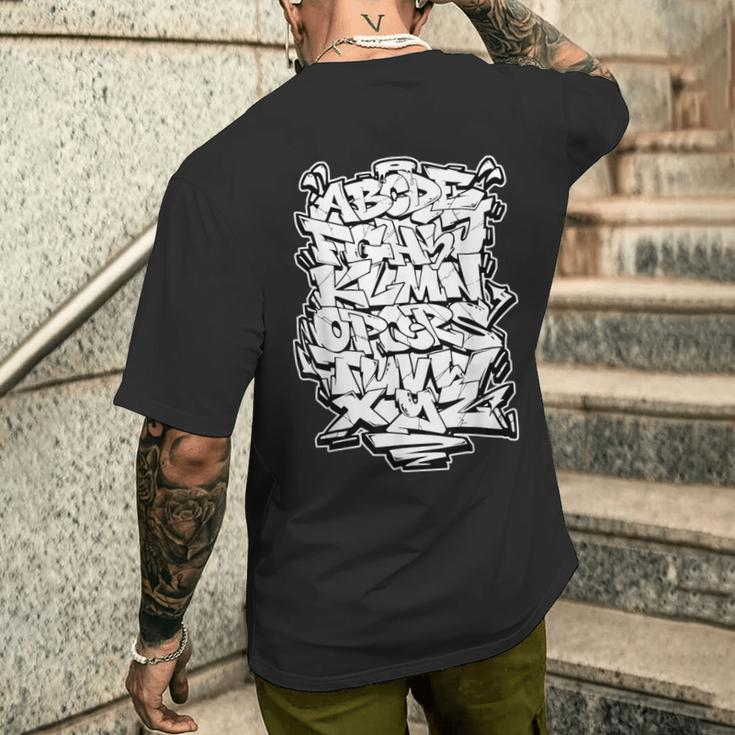 Handstyle Hip Hop Urban Lettering With Graffiti Alphabet T-Shirt mit Rückendruck Geschenke für Ihn
