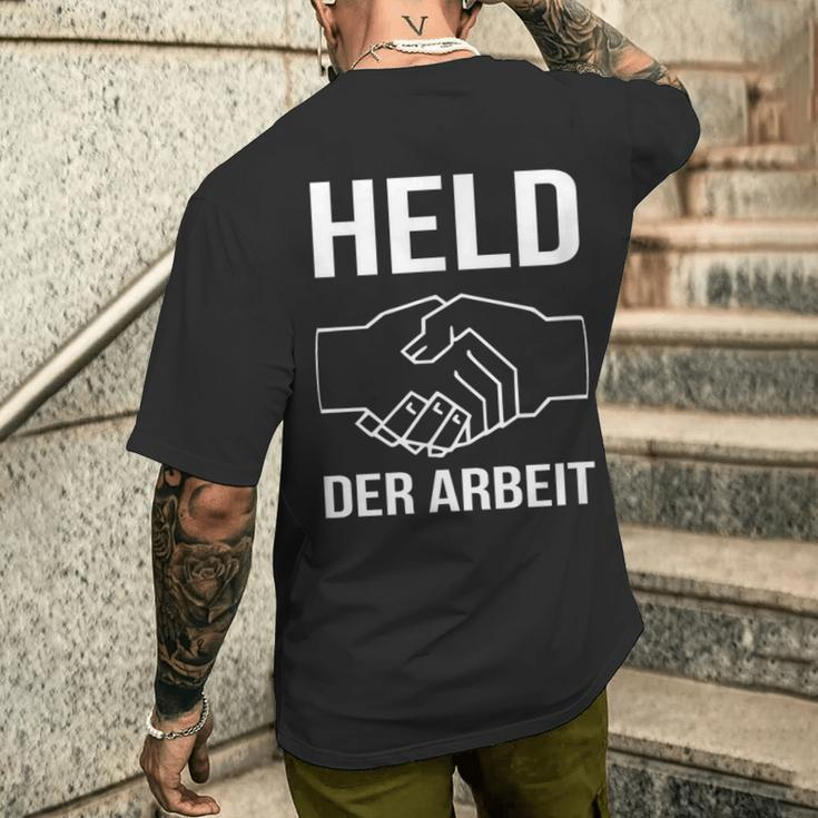 Held Der Arbeit Ddr Osten Saxony Ossi T-Shirt mit Rückendruck Geschenke für Ihn