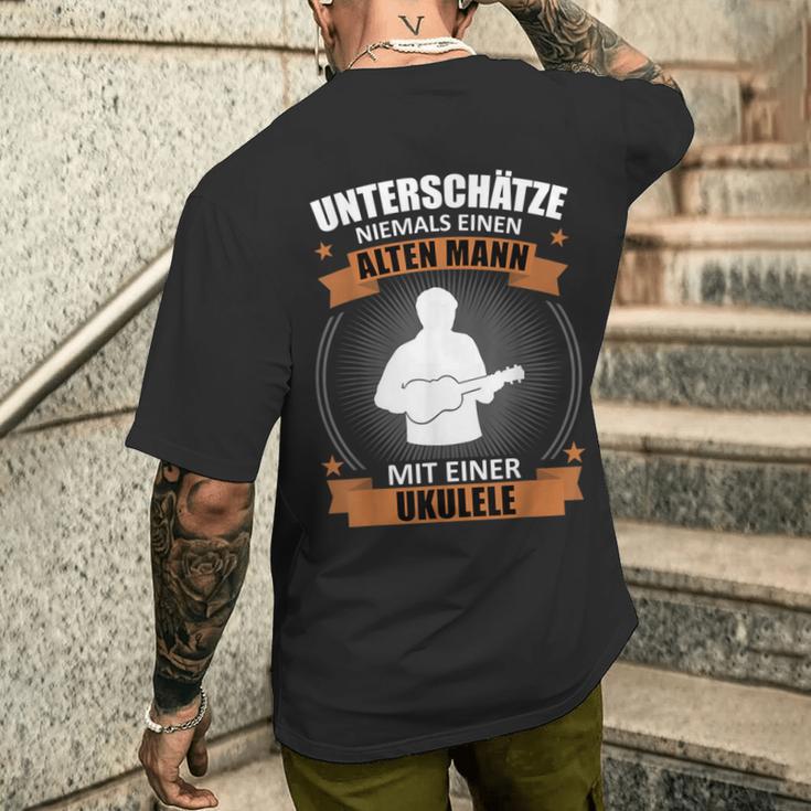 Herren Ukulele Spieler Ukulelist Alter Mann Spruch Lustig Musiker T-Shirt mit Rückendruck Geschenke für Ihn