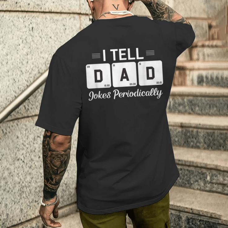 Ich Erzähle Papa Regelmäßig Witze Lustigeratertag T-Shirt mit Rückendruck Geschenke für Ihn