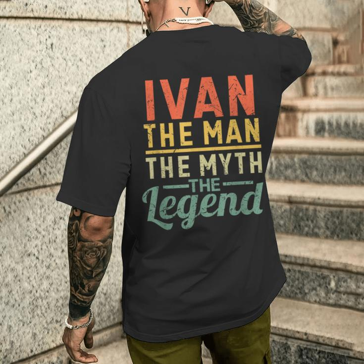 Ivan Der Mann Der Mythos Die Legende Name Ivan T-Shirt mit Rückendruck Geschenke für Ihn